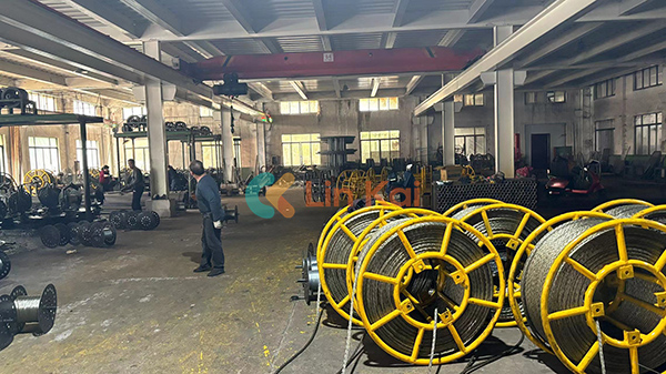 Ningbo Lingkai Electric Power Equipment Co., Ltd. постачає високоякісний сталевий трос до Малайзії для натягування та протягування провідників